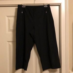 Lucy Capri pant Black size medium